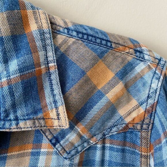 AMERICAN Eagle-Boyfriend Fit Plaid Button Down Shirt - Picture 5 of 7